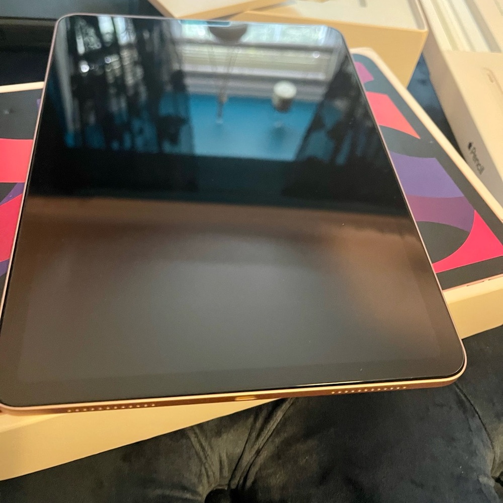 Apple iPad Air 4th Generation 256 GB - Rose Gold Pink Like New - WiFi Apple Pen